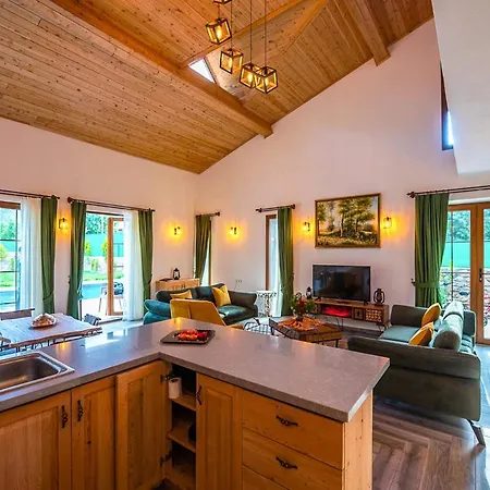 Villa Sleeps 6 With Pool And Air Con