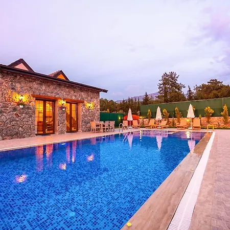 Βίλα Sleeps 6 With Pool And Air Con *