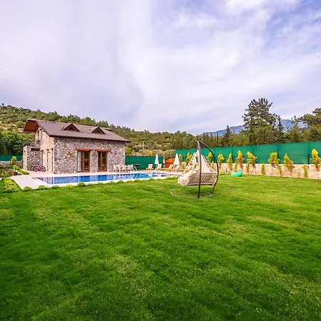 Sleeps 6 With Pool And Air Con Βίλα Keciler